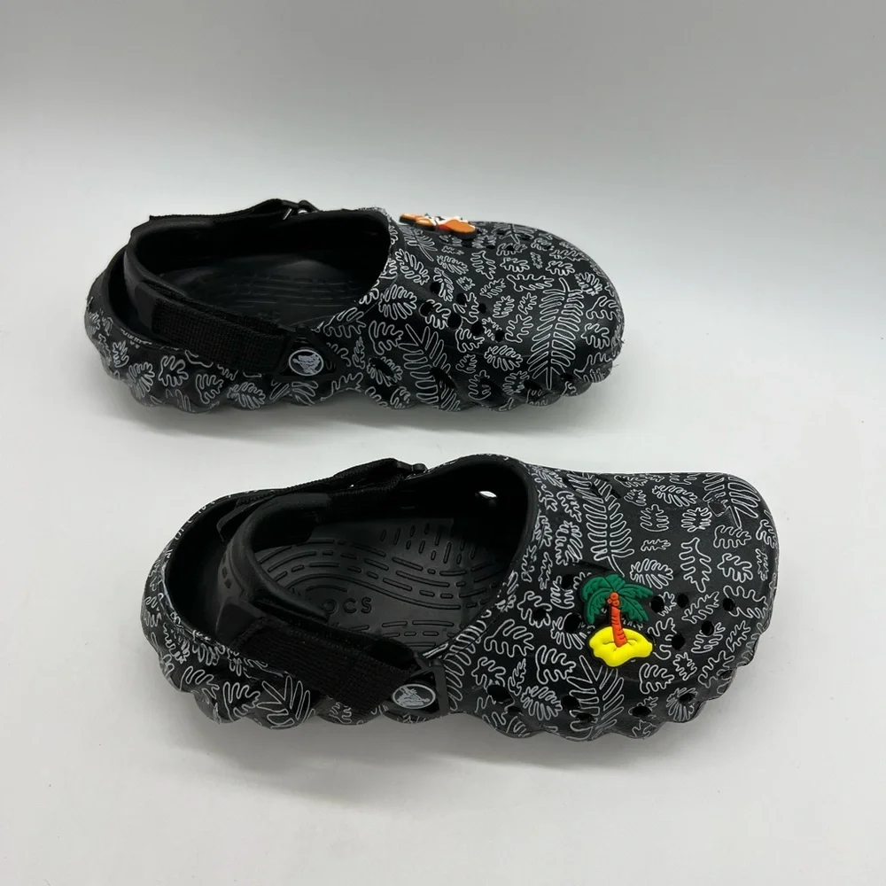 CROCS Kids Black and White Leaf Patterned Water Shoes Size 3